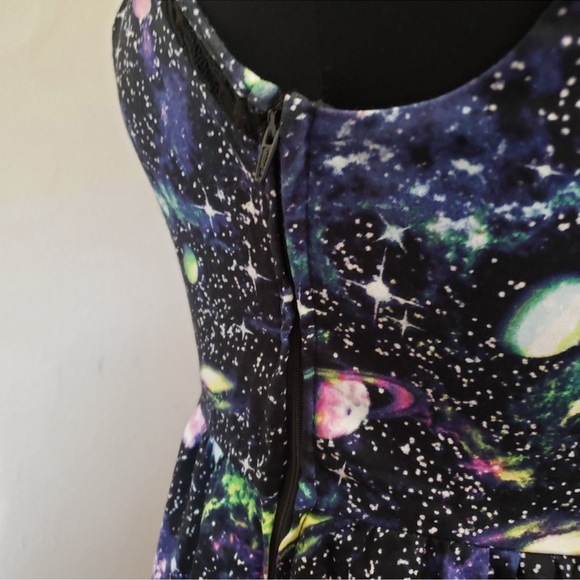 Hot Topic  Planet Fit and Flare Dress Size Medium - Picture 7 of 8